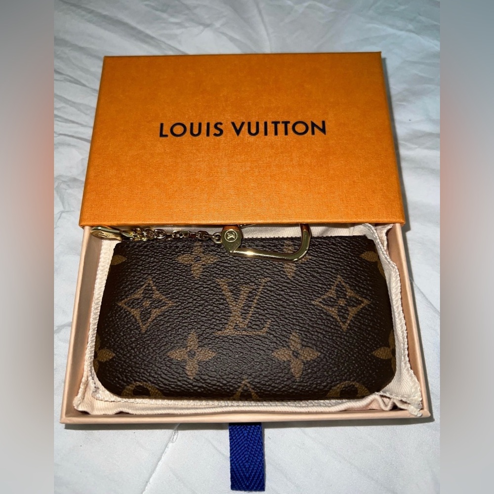 LV Monogram Key Pouch - Picture 4 of 7